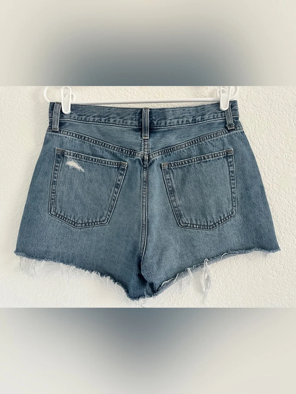 Uniqlo - High-Rise Raw Hem Denim Shorts - Mom Shorts - Baggy Size 28 - Fits 29